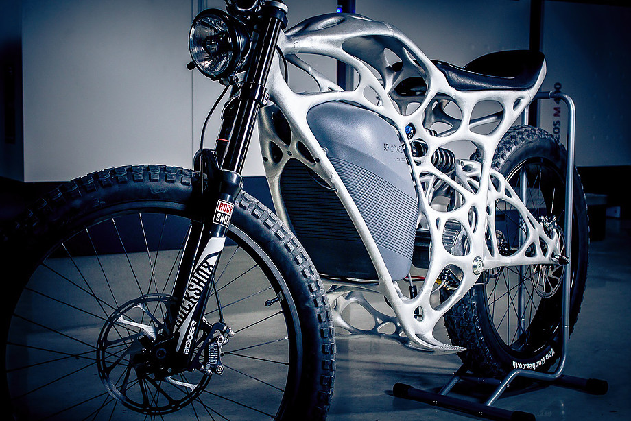 Airbus APWorks unveils 35kg 3D printed 'Light Rider' electric motorcycle, yours for €50K