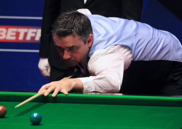 Alan Mc Manus in action at the table