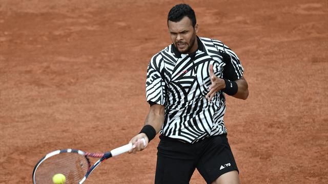 Tsonga breezes into second round with win over Struff