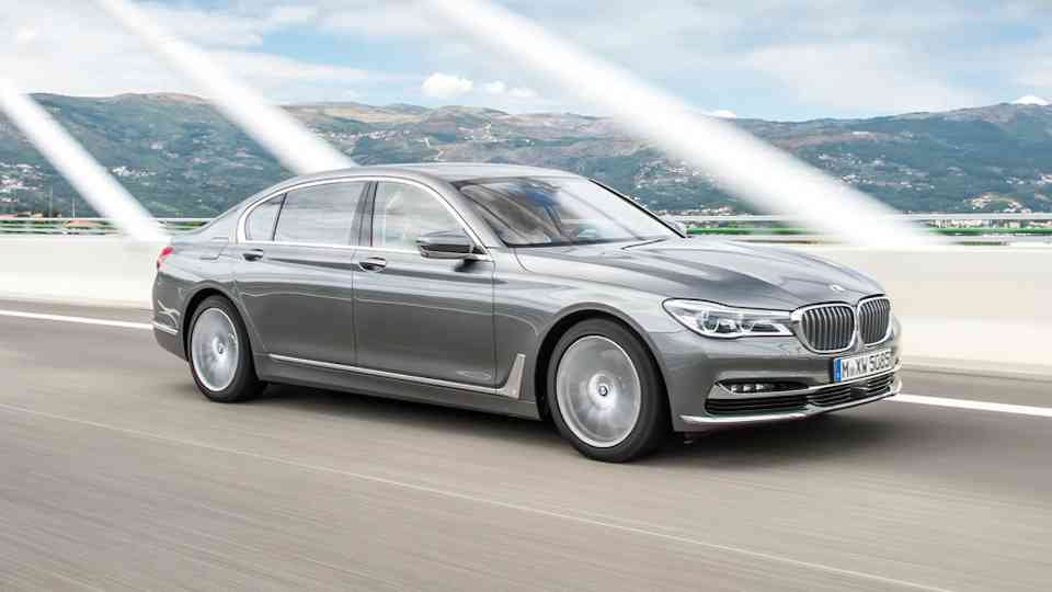 BMW unveils quad-turbo diesel 7 Series image