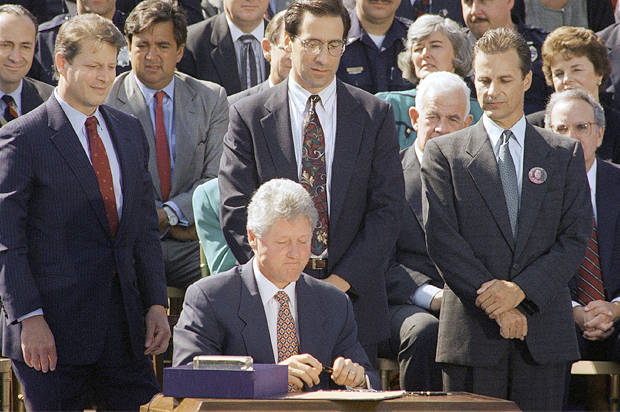 Bill Clinton continues to defend 1994 crime bill that fueled racist mass incarceration