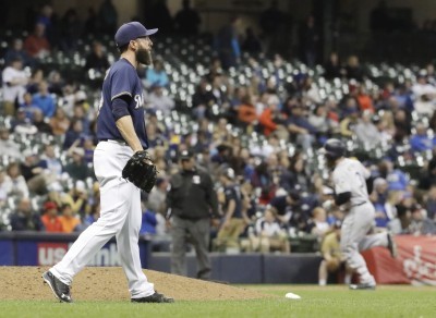 Brewers' Braun scratched with sore wrist