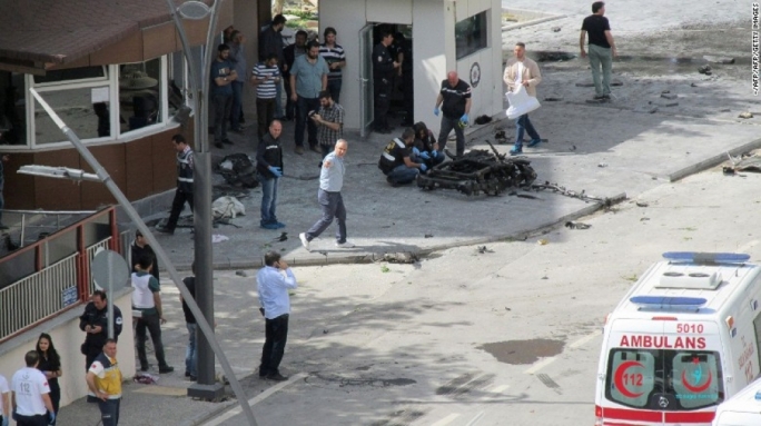 Turkey explosion: Gaziantep police station hit by blast