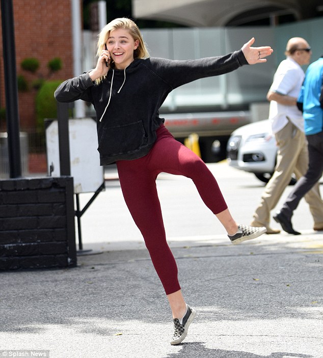 Very happy! It seems like things are moving quickly for Chloe Grace Moretz and Brooklyn Beckham who were spotted leaving the posh XIV Karats jewelry store on Friday afternoon