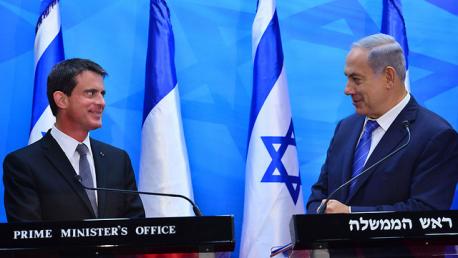 In meeting with French PM Valls, Netanyahu suggests direct peace talks with the Palestinians in Paris instead of multilateral conference