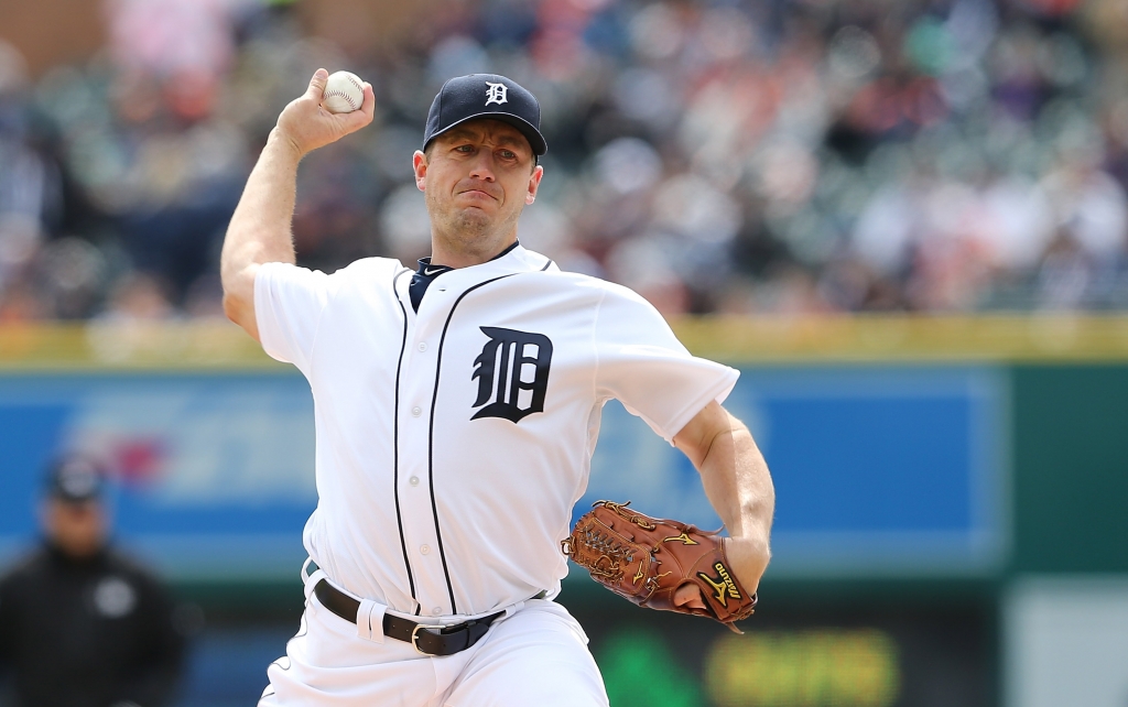 DETROIT MI- APRIL 8 Jordan Zimmermann #27 of the Detroit Tigers pitches during the first inning of the Opening Day Game against the New York Yankees