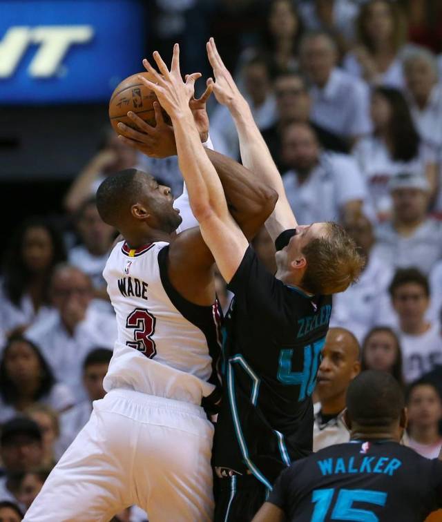 Dwyane Wade leads the Heat to a game 6 victory against the Charlotte Hornets