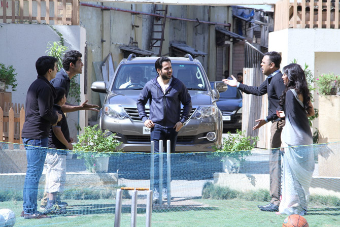 Emraan Hashmi on the sets of'Baadi Door Se Aaye Hain