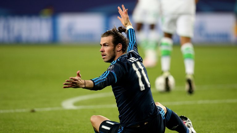 Gareth Bale has been diagnosed with a joint strain in his right knee