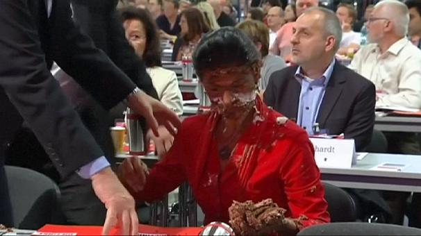 German MP suffers ‘cake attack’ over refugee stance