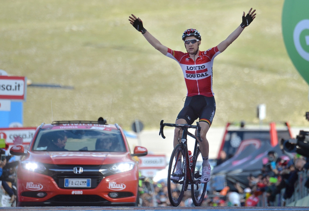 Ulissi triumphs on Giro, Dumoulin back in pink