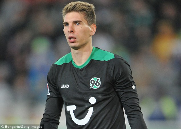 Hannover goalkeeper Ron Robert Zieler is in talks about a move to the Premier League with Leicester City