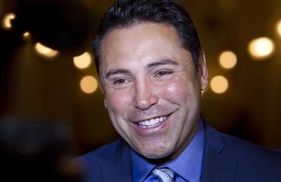 Oscar De La Hoya hits Trump where it hurts says he cheats