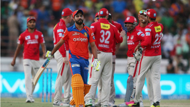 IPL 2016 Ravindra Jadeja reprimanded for showing dissent at umpire's decision