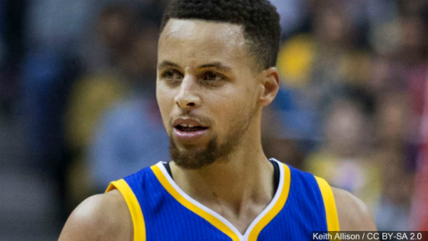 Stephen Curry scored 15 straight points in less than 2 minutes during one dazzling third-quarter stretch