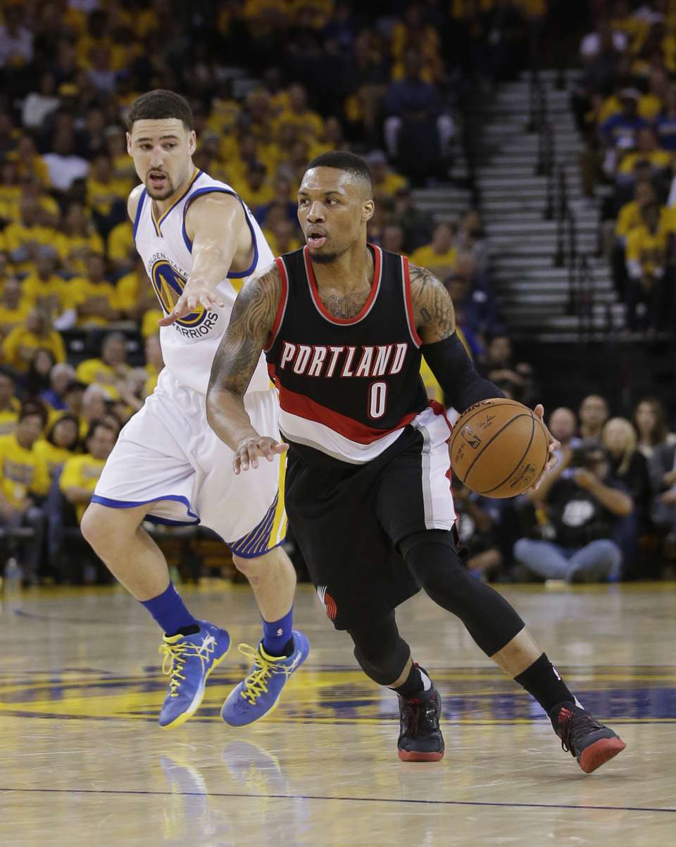 Warriors rally in fourth for 2-0 series lead on Portland