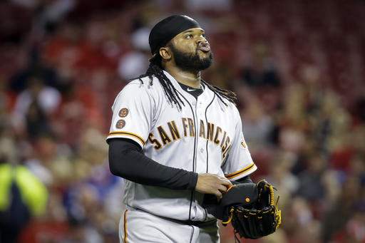 Cueto roughed up but Giants rally for 9-6 win over Reds