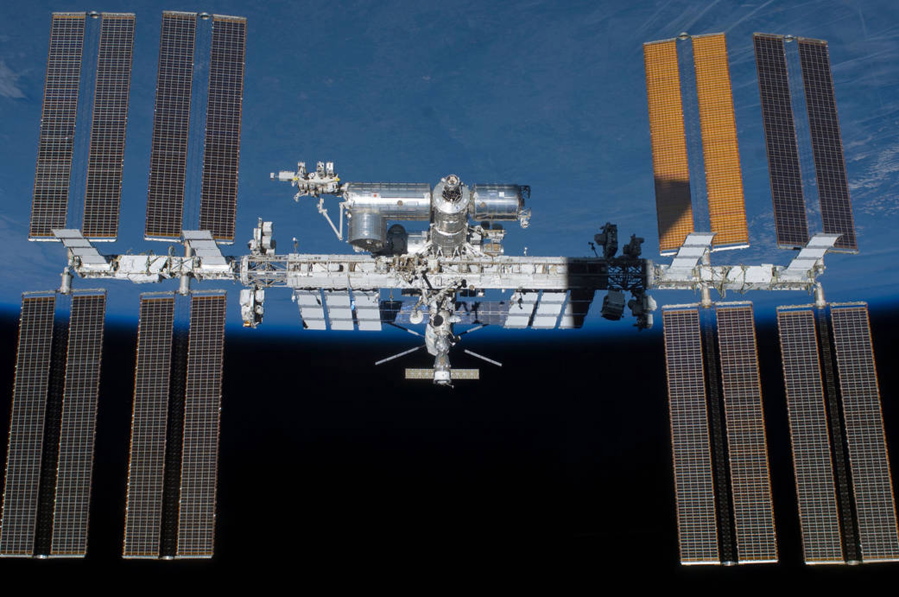 International Space Station makes 100000th orbit of Earth