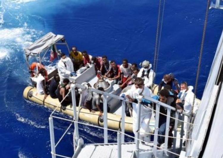 Italian coastguard rescues 4,000 migrants India Tv