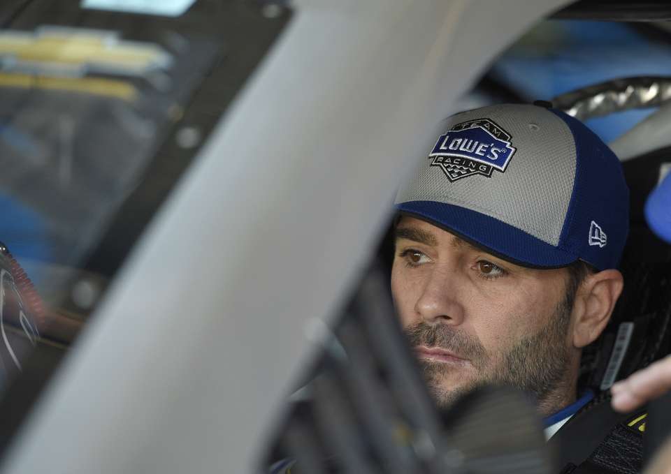 Jimmie Johnson looks to extend track dominance at Dover