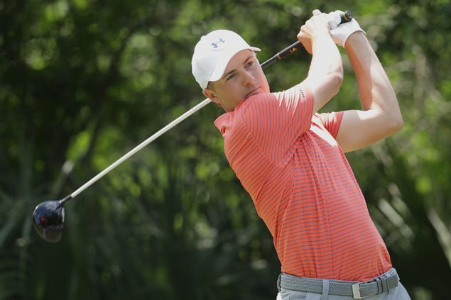 Jordan Spieth manages a smile despite missing cut as he hits birdie on closing hole