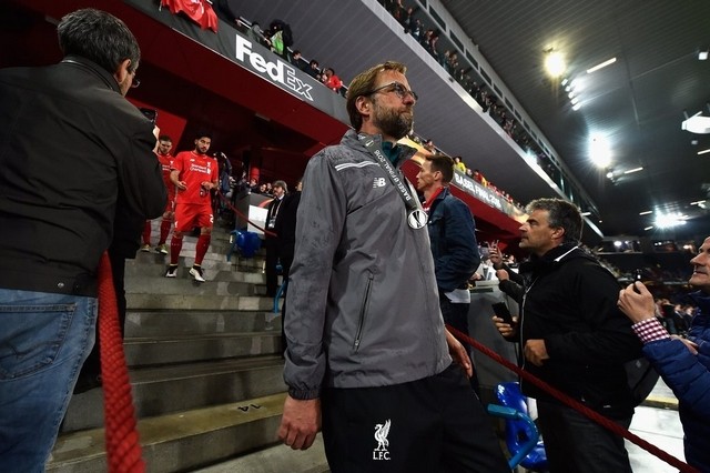 Jurgen Klopp manager of Liverpool shows his dejection at the final whistle