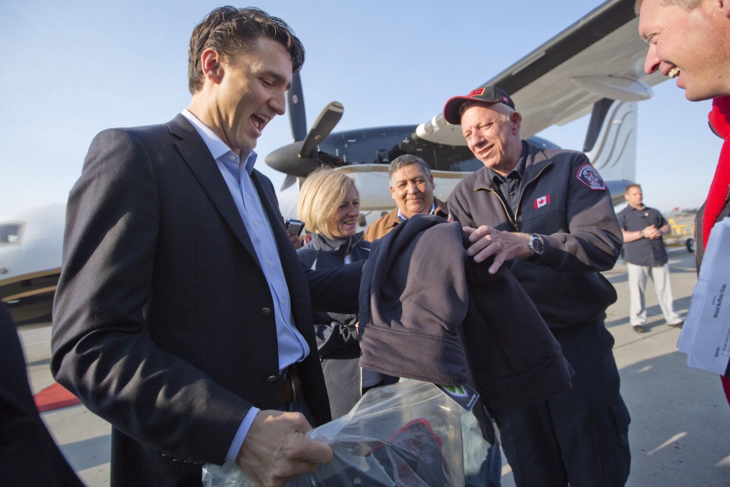 Justin Trudeau Sings Praises of 'Backbreaking&#39 Fight to Save Fort Mc Murray From Wildfire