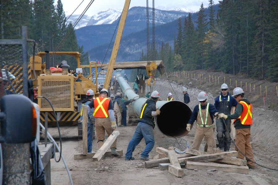 US tribes mobilize against giant proposed Canadian pipeline, oil export terminal