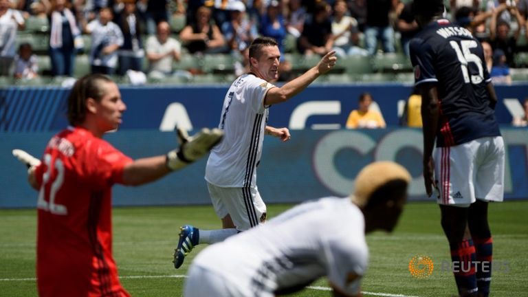 LA Galaxy Rock Revolution 4-2 in MLS Cup Rematch