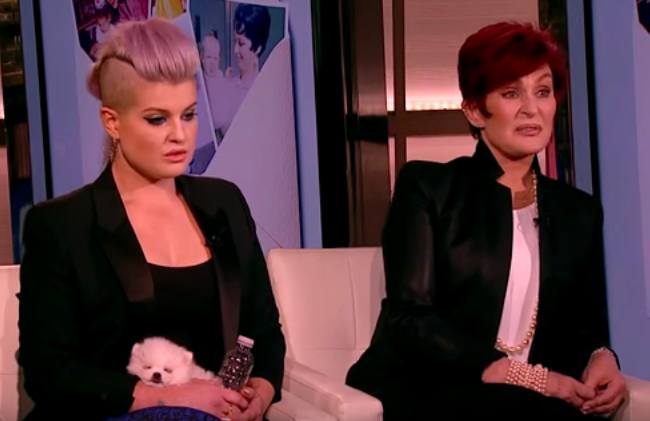 Kelly and Sharon Osbourne share their closeness in an interview on Entertaintment Tonight Stage in 2015