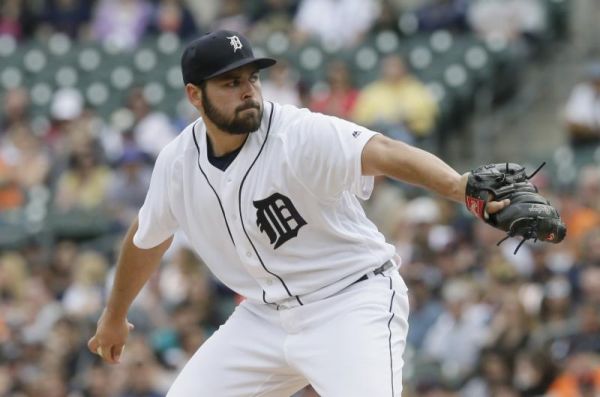 Detroit Tigers starting pitcher Michael Fulmer throws during