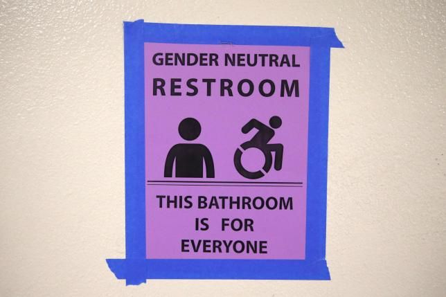 Obama administration to decree transgender access for public school bathrooms