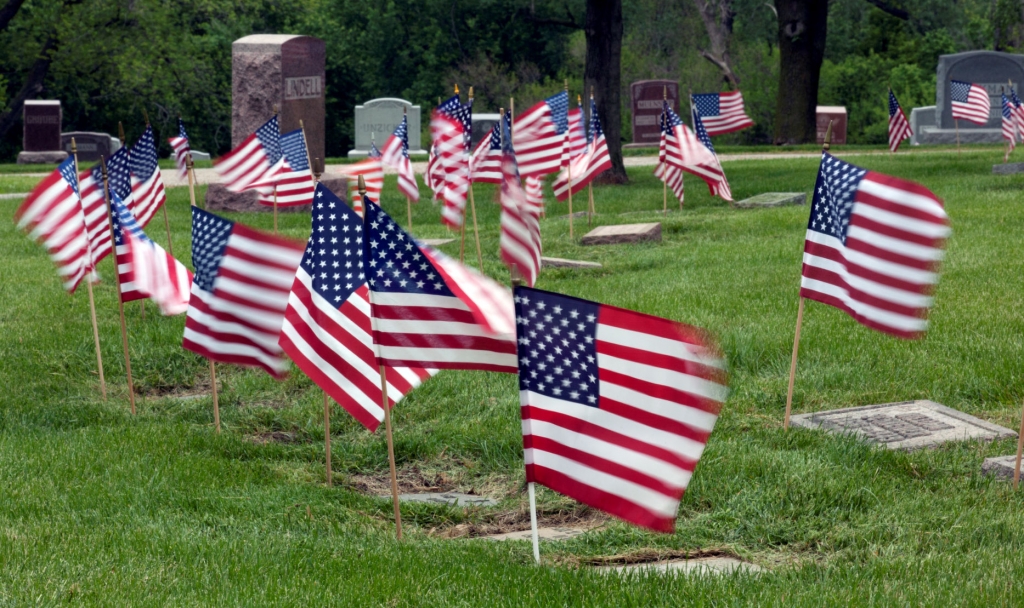 Memorial Day flags              
  
           KILEY CRUSE  THE WORLD-HERALD        The Circle of Honor area of Westlawn Hillcrest Memorial Park