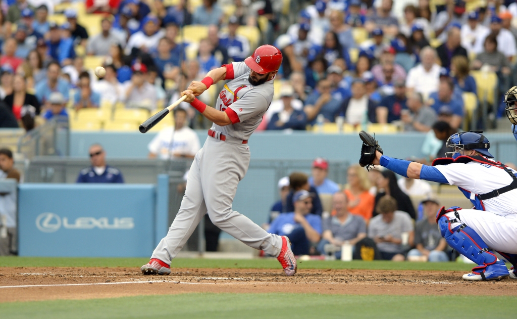 Morales smacks 2-run walk-off homer, KC beats Braves in 13