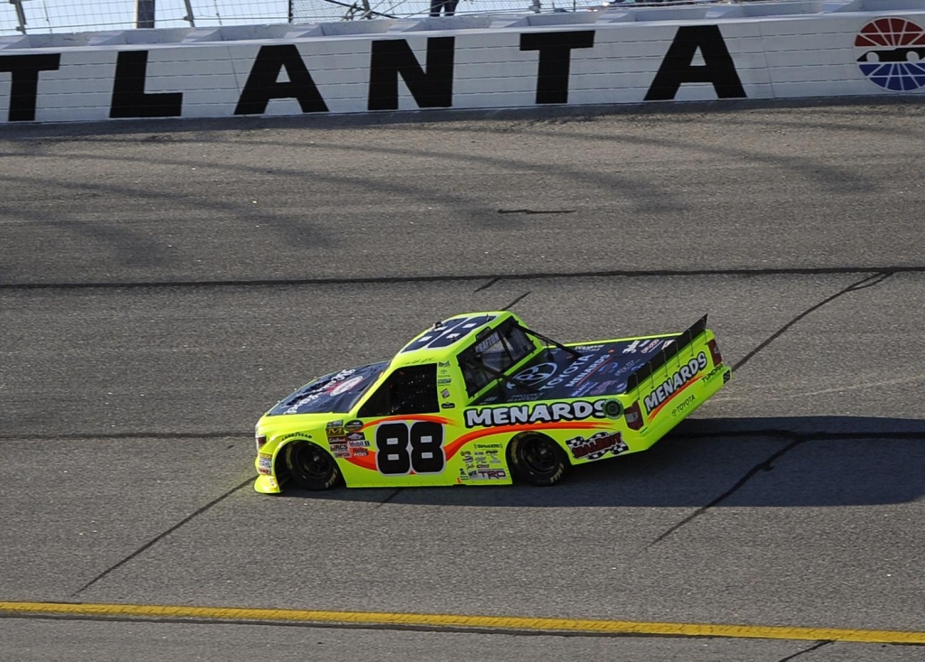 CWTS veteran Matt Crafton wins first-ever race at Dover