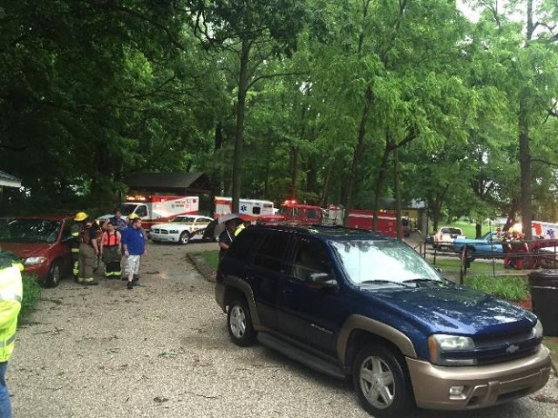 Official: 19 people trapped by rising water in Kentucky cave