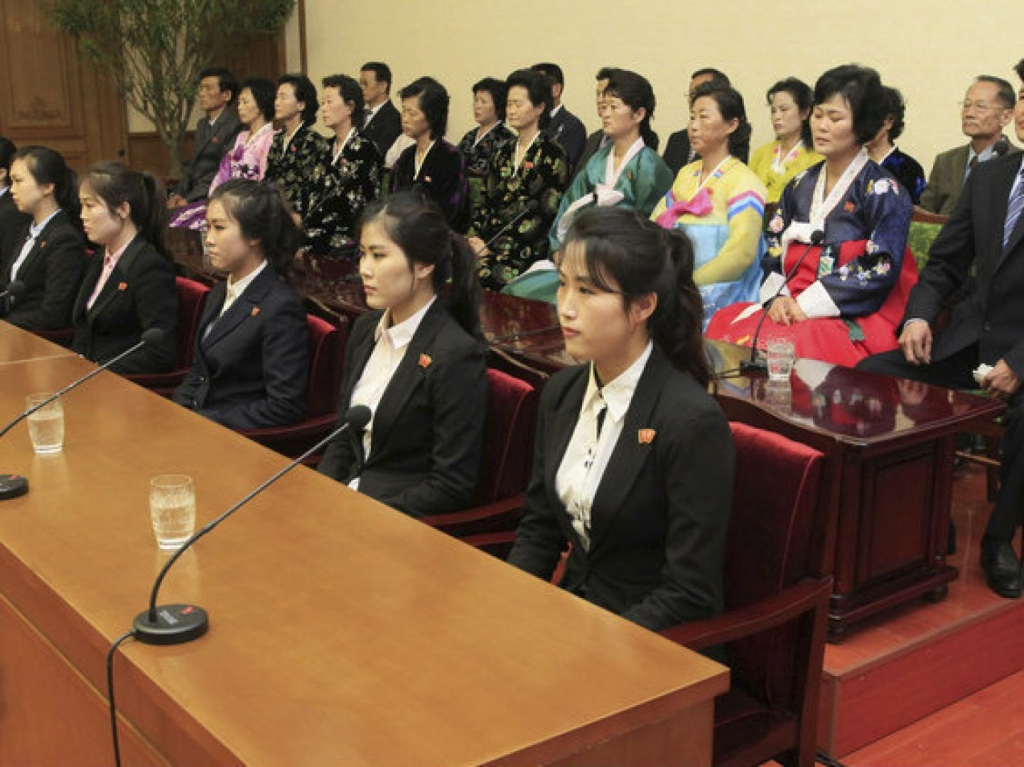 North Korean waitresses tricked into going to South says Pyongyang