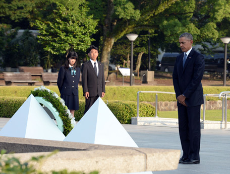 Obama in Hiroshima calls for 'world without nuclear weapons'