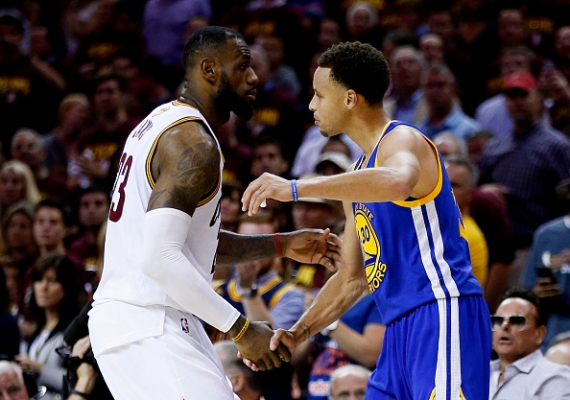 Lebron James vs Stephen Curry