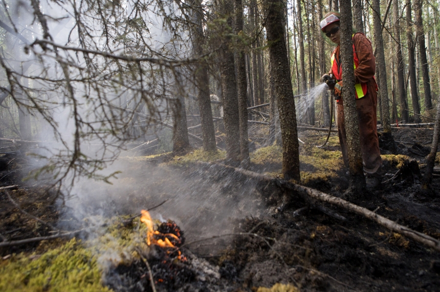 Crews battled hundreds of wildfires in Saskatchewan in the summer of 2015