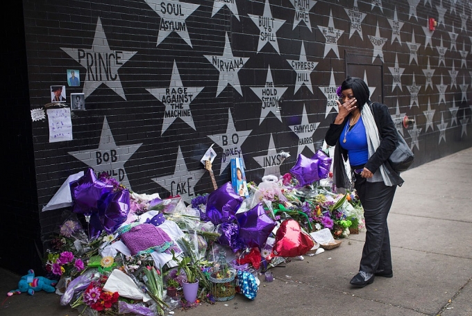 Minneapolis Area Mourns Death Of Native Son Prince