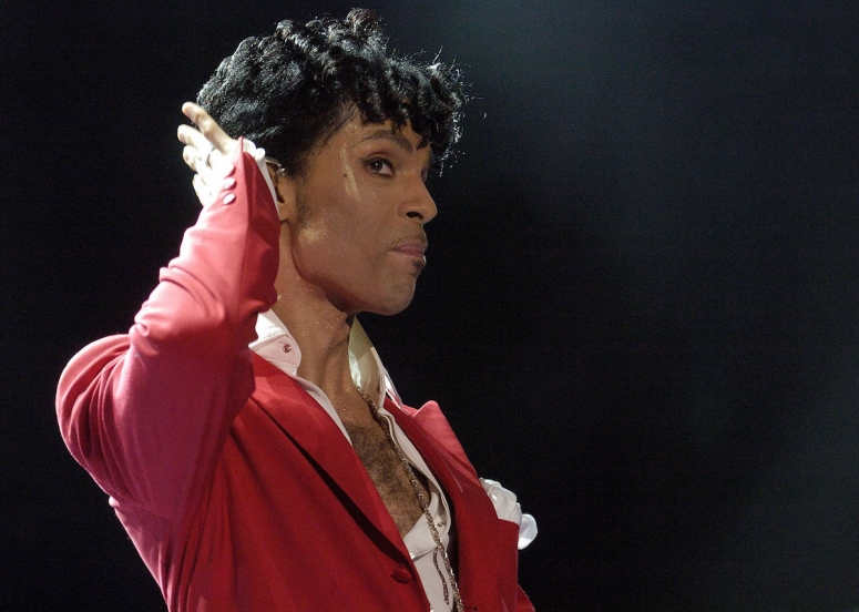 Prince performs at the 10th Anniversary Essence Music Festival at the Superdome