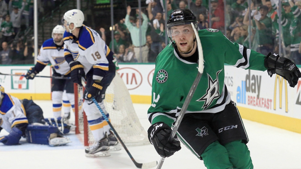 Radek Faksa celebrates his goal