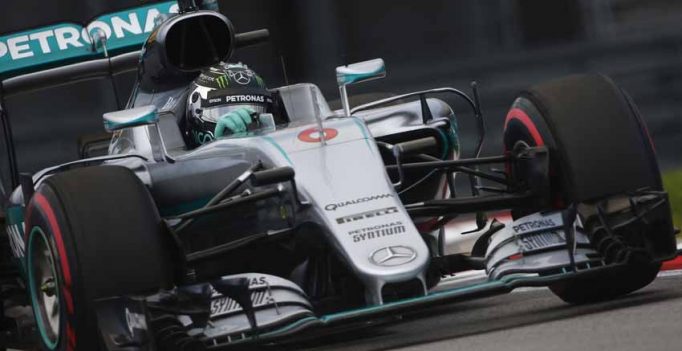 Rosberg wins in Russia to make it seven straight