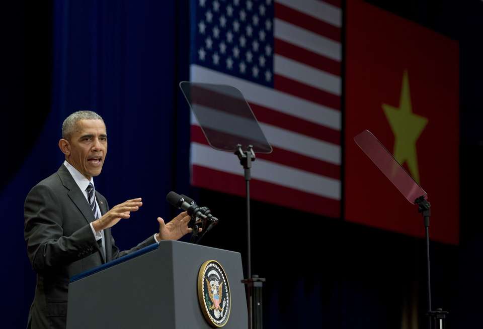 Obama pushes for better rights in Vietnam after arms deal