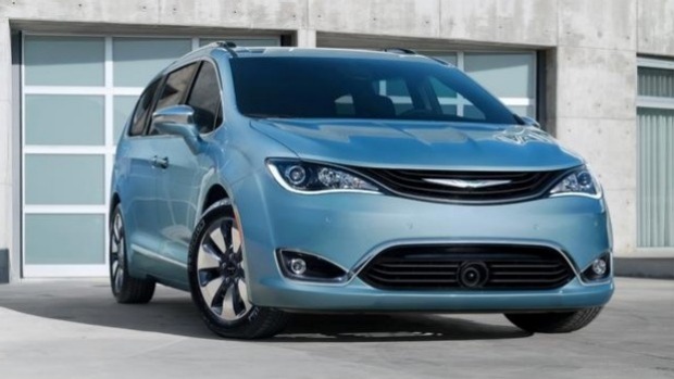 Google has joined forces with Fiat Chrysler Group to build a fleet of self-driving Chrysler Pacifica people movers