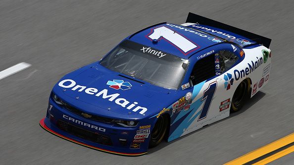 043016-nascar-Elliott-Sadler