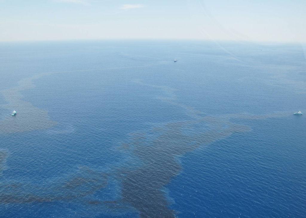 Coast Guard: vessels pick up oil from Shell spill