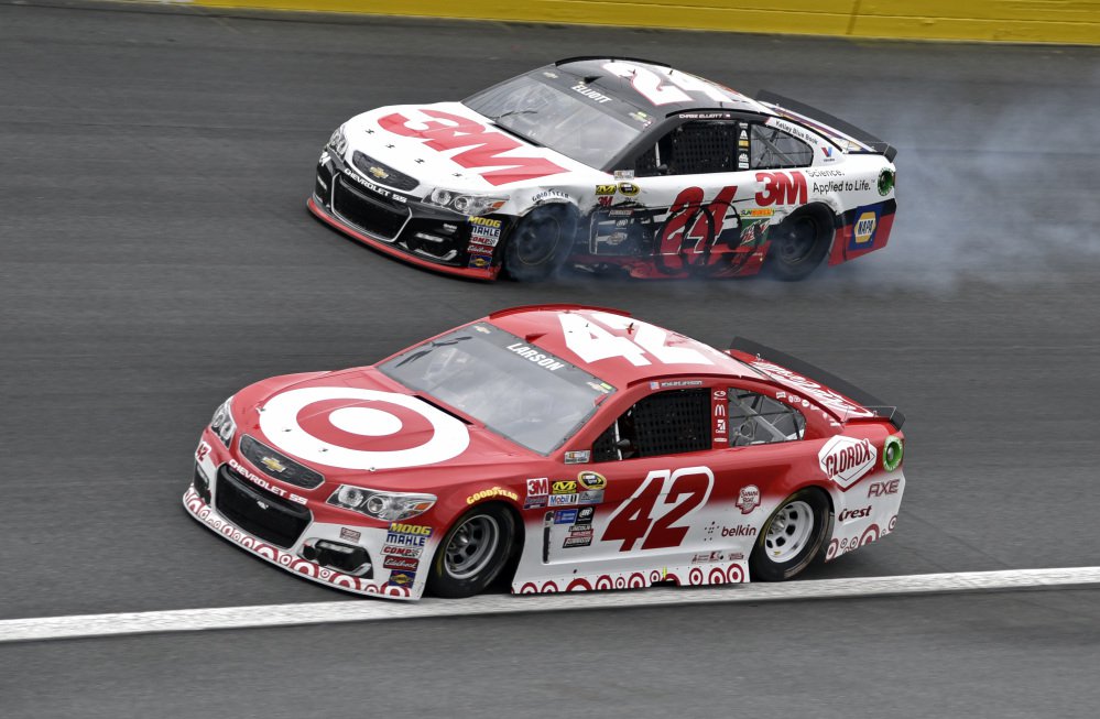 Sprint Showdown includes two close finishes, one blowout