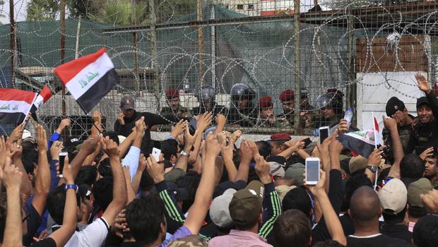 Protesters in Green Zone, Iraq PM calls for punishment of rioters